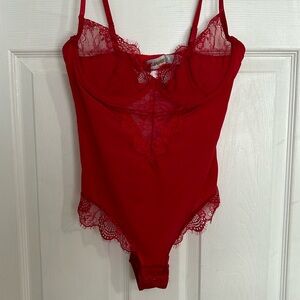 NWT Windsor Lace Bodysuit Red Medium